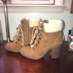 Tan Faux Fur-lined Ankle Boots